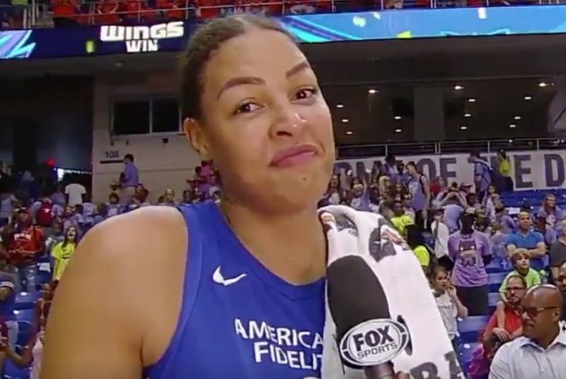 liz cambage shrug